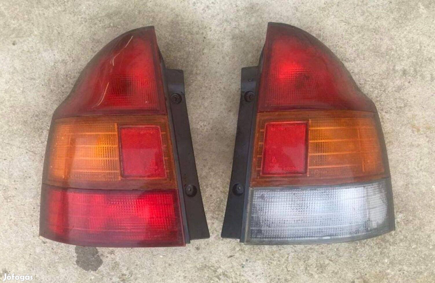 Mazda 323 lámpa pár