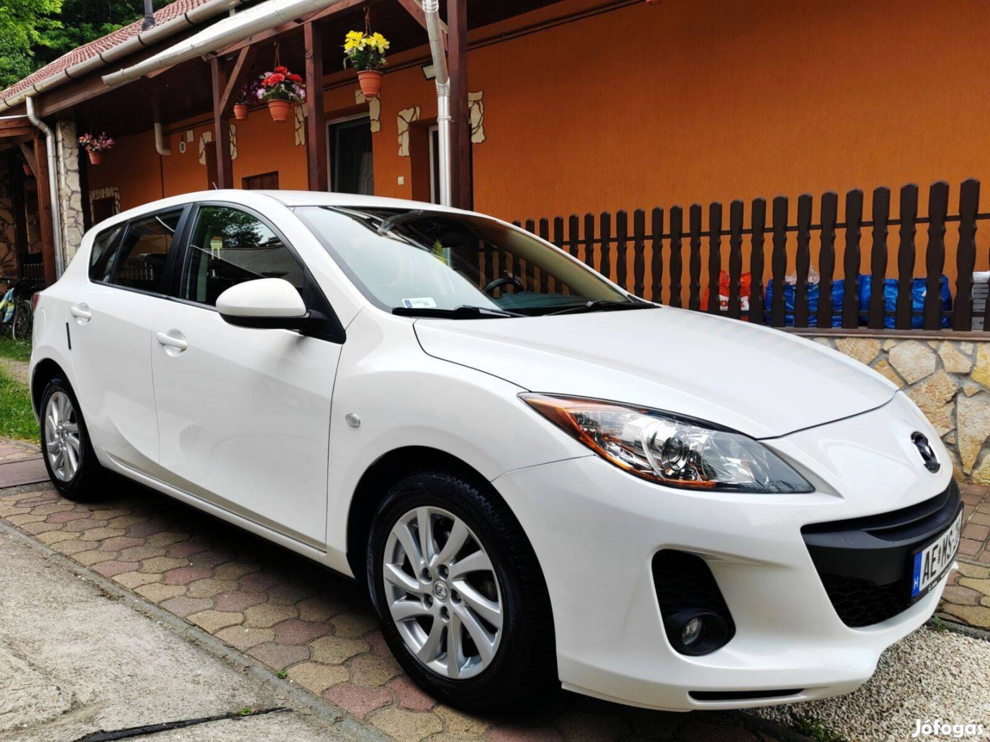 Mazda 3 1.6Benzines gyöngyházfehér metál Eladó!