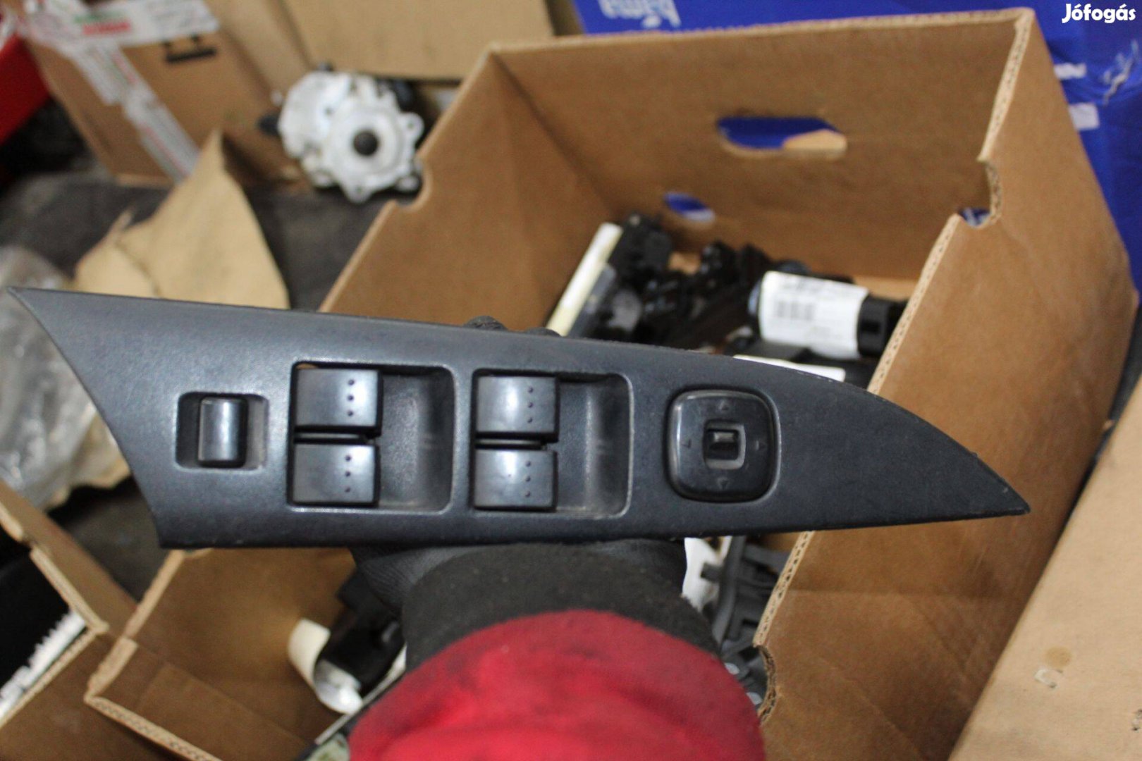Mazda 3 2003-2009 ablakemelő kapcsoló bal (4 gombos) 03123000