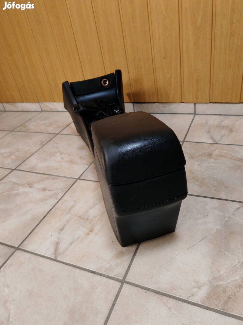 Mazda 3 2007 középkonzol 