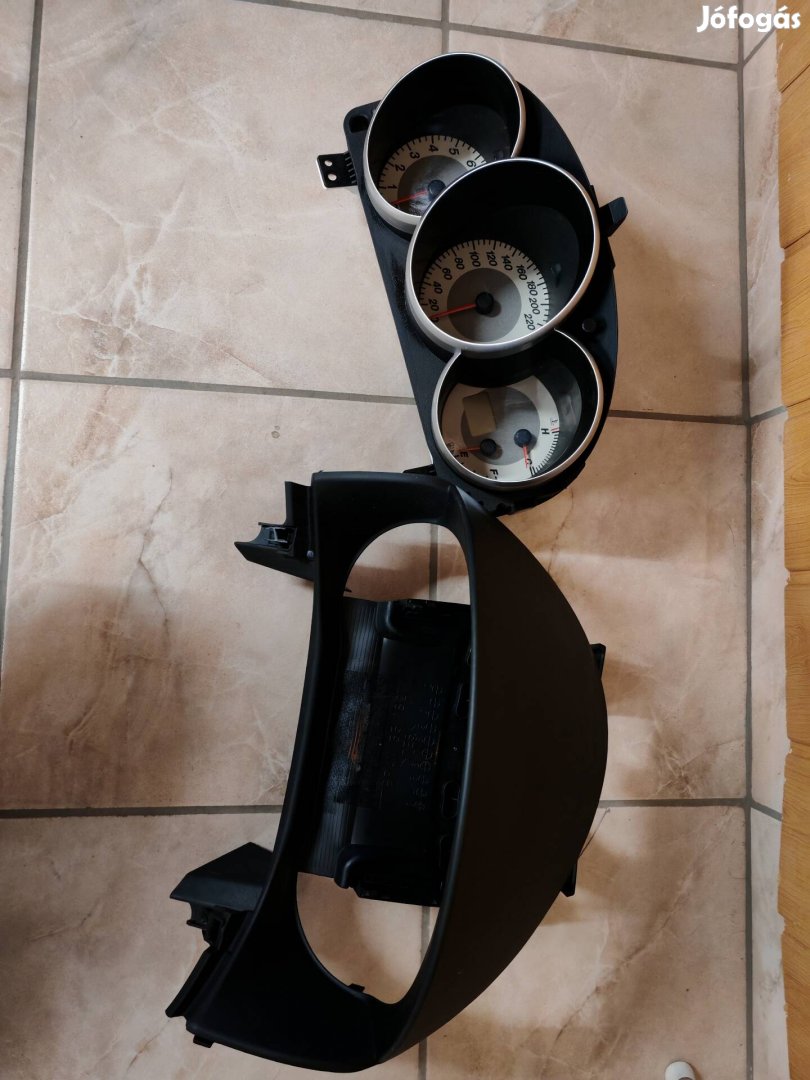 Mazda 3 2007 óra csoport 