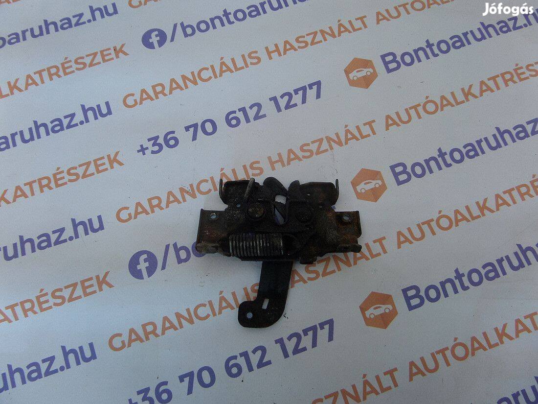 Mazda 3 Eladó bontott gyári motorháztető nyitó, géptető nyitó