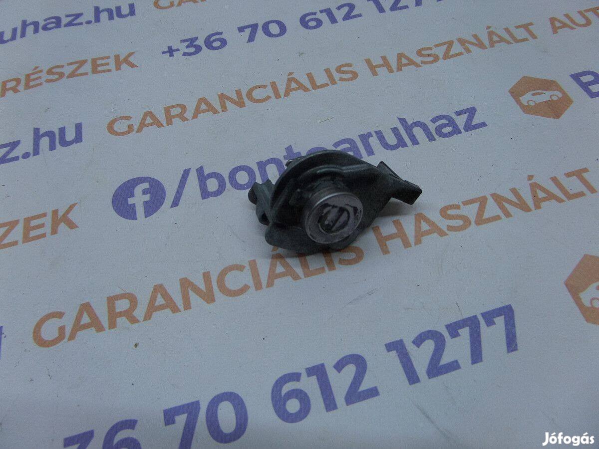 Mazda 3 Eladó bontott gyári zárbetét