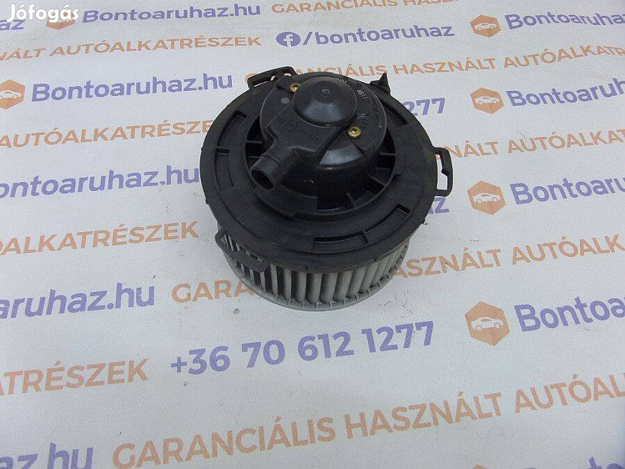 Mazda 3 Eladó gyári, bontott BK belső hűtőventilátor