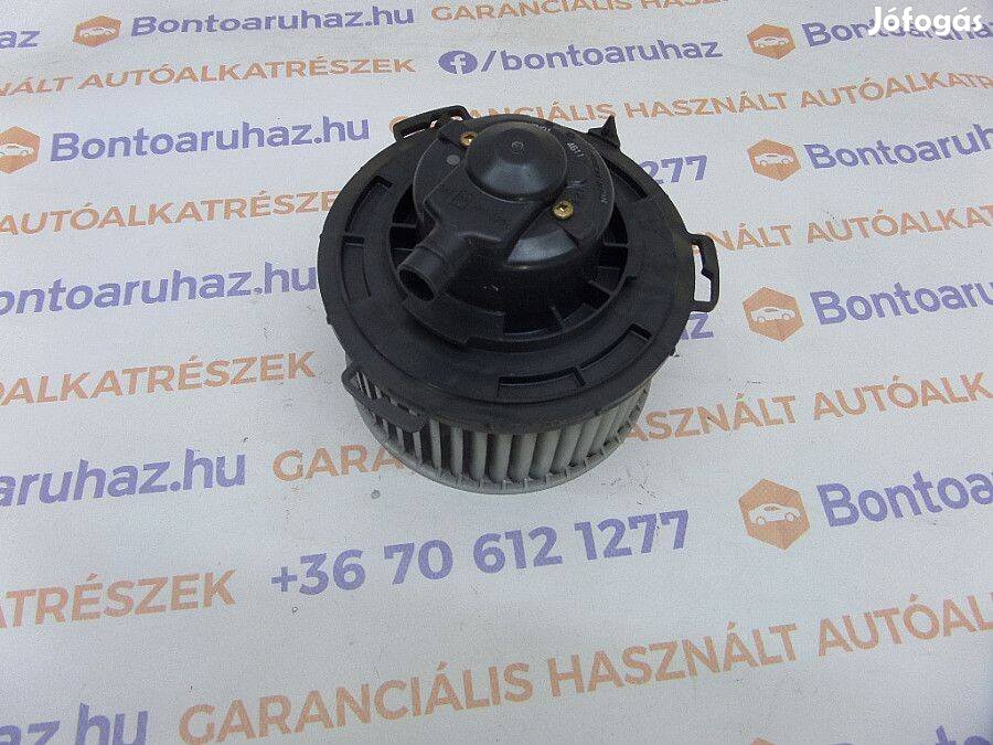 Mazda 3 Eladó gyári, bontott BK belső hűtőventilátor