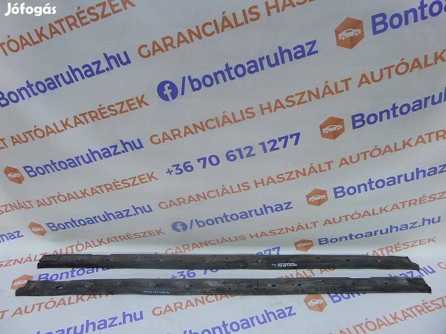 Mazda 3 Eladó gyári bontott küszöb alsó takaró jobb bal BK