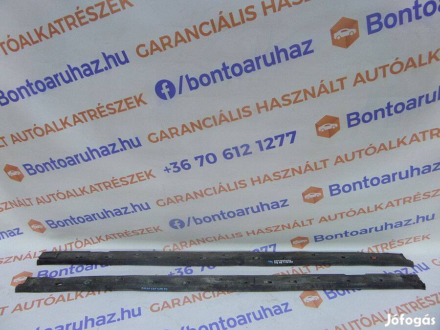 Mazda 3 Eladó gyári bontott küszöb alsó takaró jobb bal BK