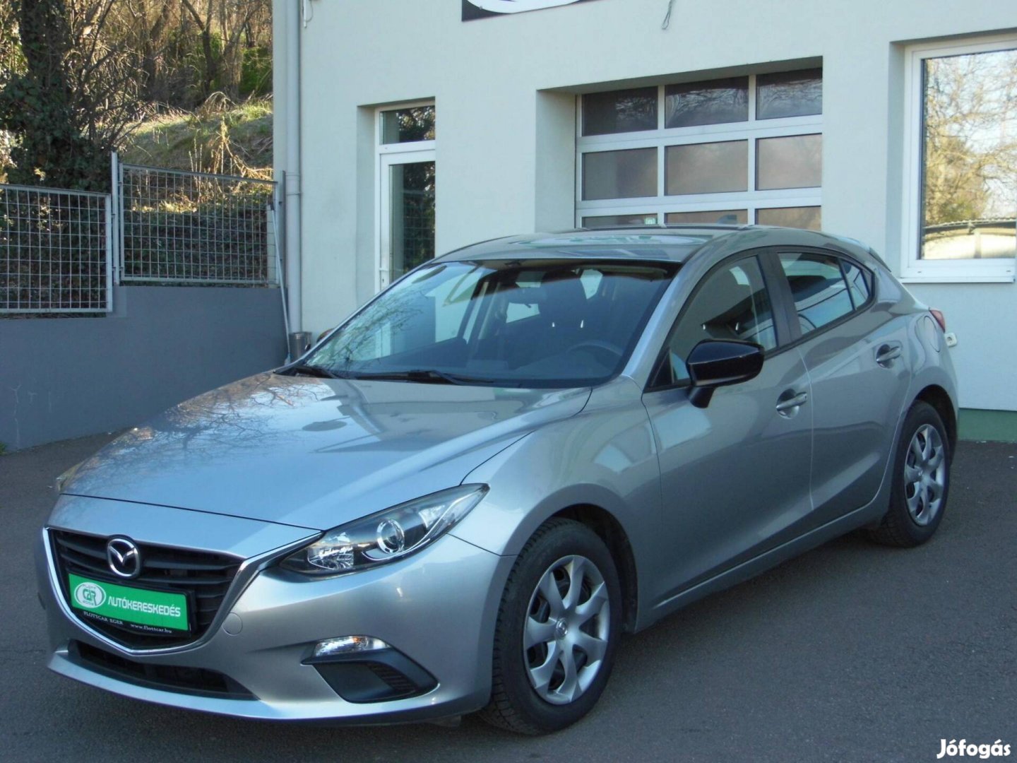 Mazda 3 Sport 1.5 Attraction Szervizkönyv-Klíma...