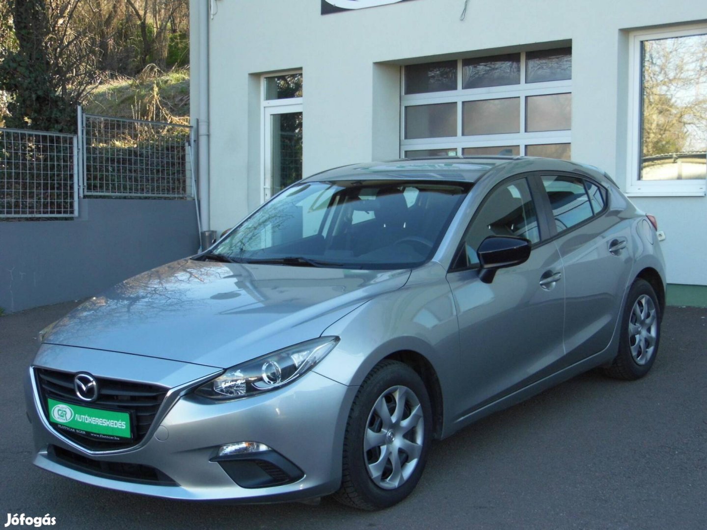 Mazda 3 Sport 1.5 Attraction Szervizkönyv-Klíma...
