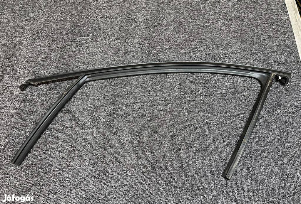 Mazda 3 (BM) Bal első ajtó üveg keret