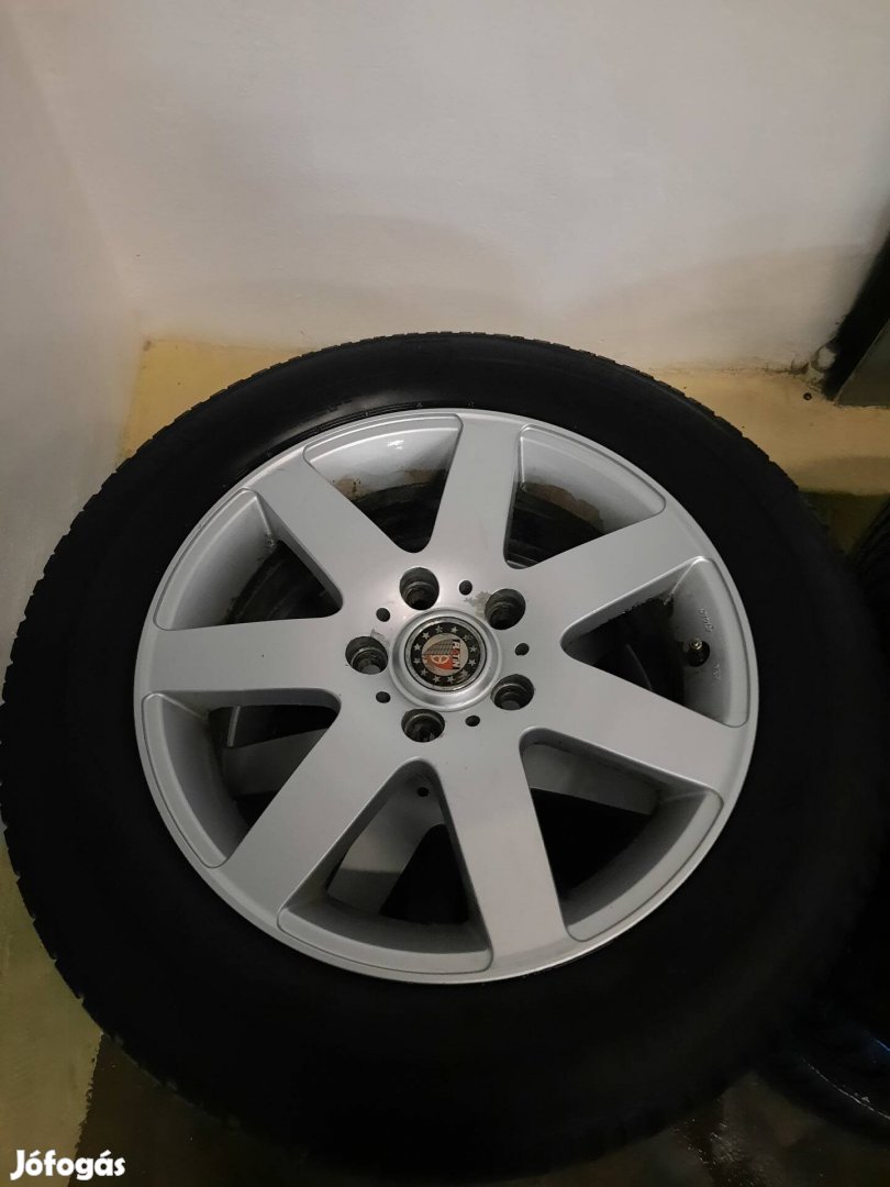 Mazda 3 alufelni 5x114,3 205/60R16 téli gumikkal