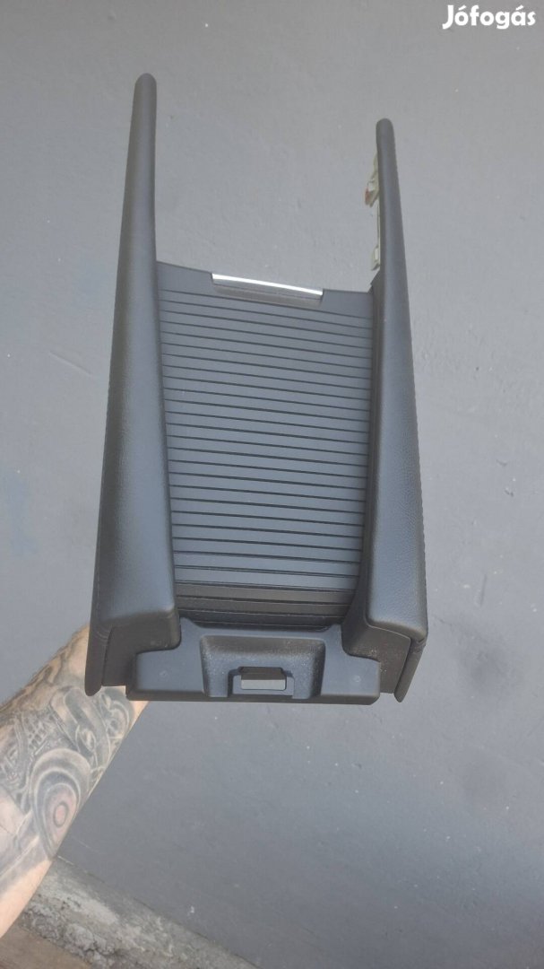 Mazda 3 bm/ bn 2017 es tárolo rekesz box