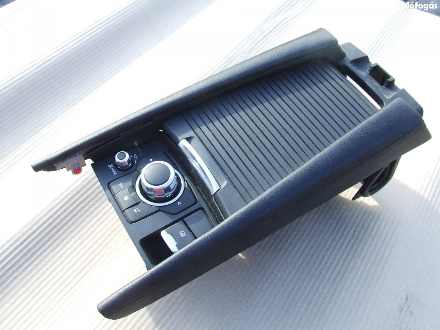 Mazda 3 bm/bn közép box navi vezérlő kapcsoló 2016-2018 ig