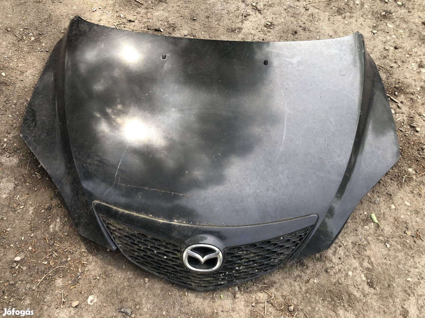Mazda 3 motorháztető géptető fekete