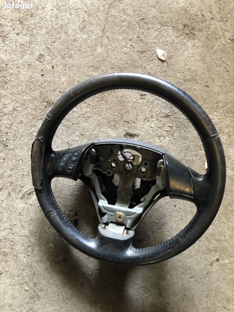 Mazda 3 multi kormány kopott