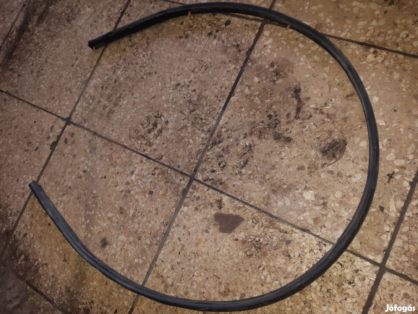 Mazda 5 05-10 Motorháztető Gumikéder