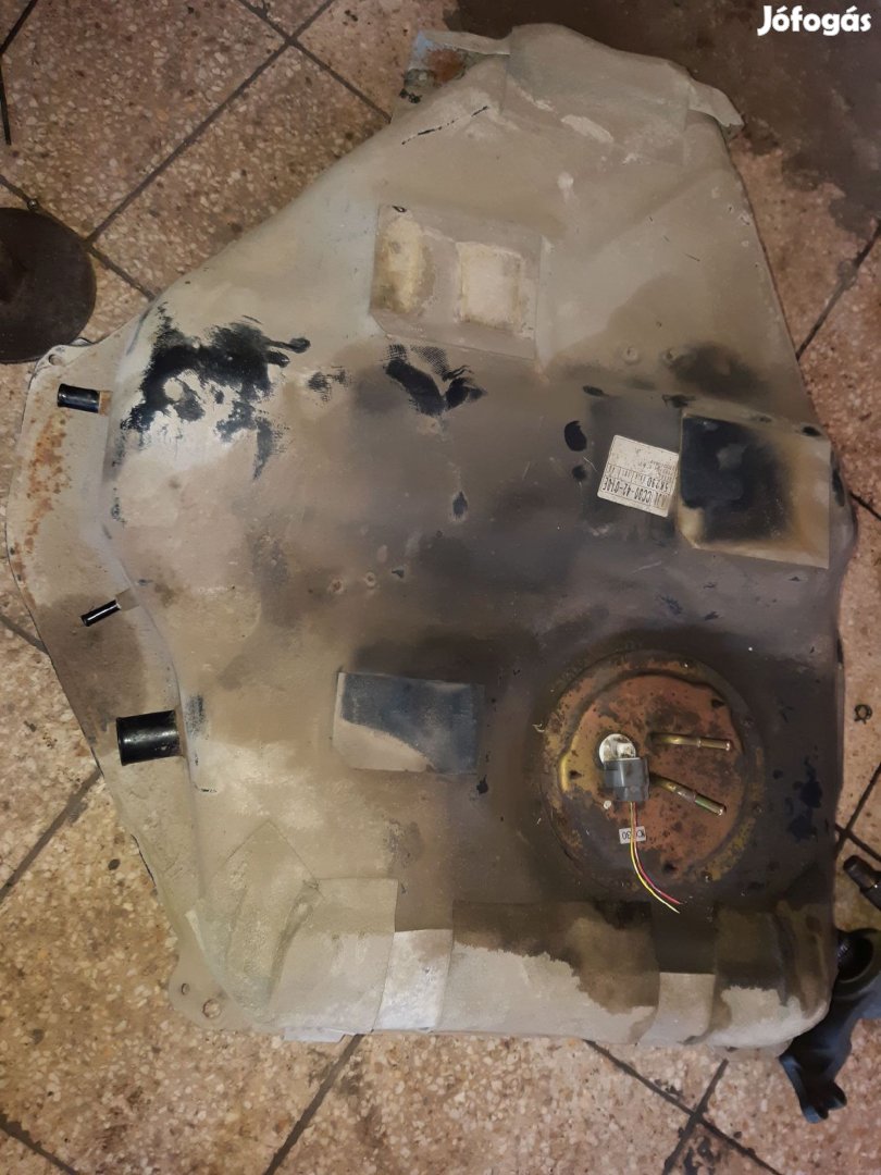 Mazda 5 05-10 Üzemanyag Tank Üzemanyag Szintjelző