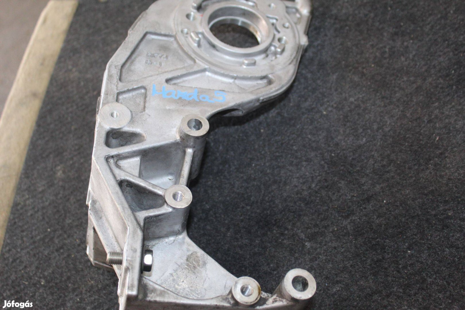 Mazda 5 2005 2.0D magasnyomású szivattyú tartó bak