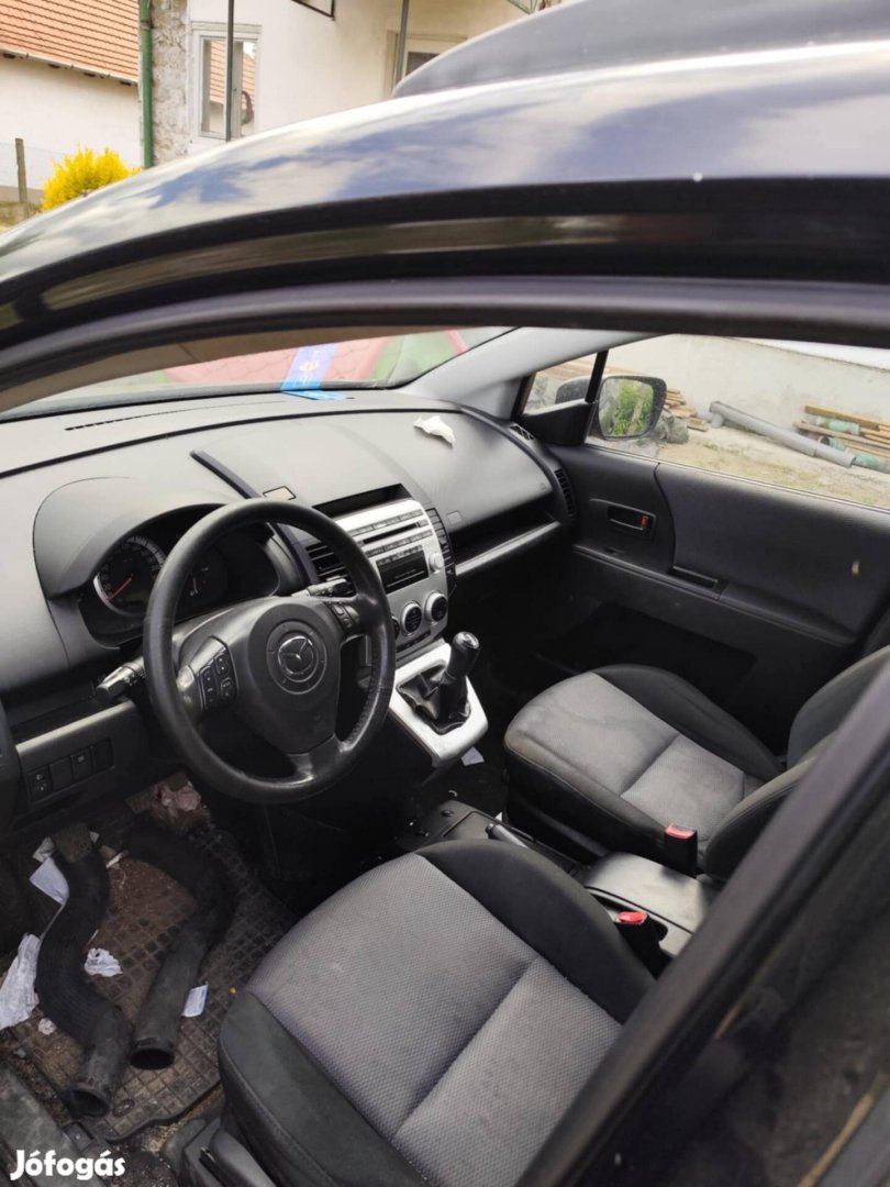 Mazda 5 egyterű 
