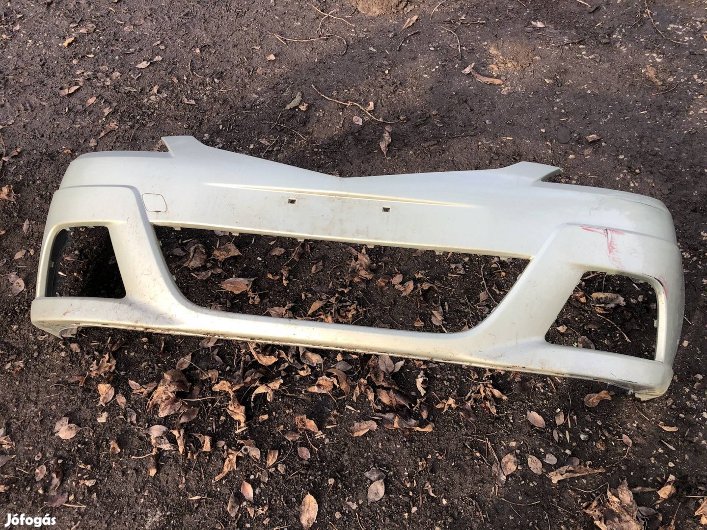 Mazda 5 első lökhárító héj 