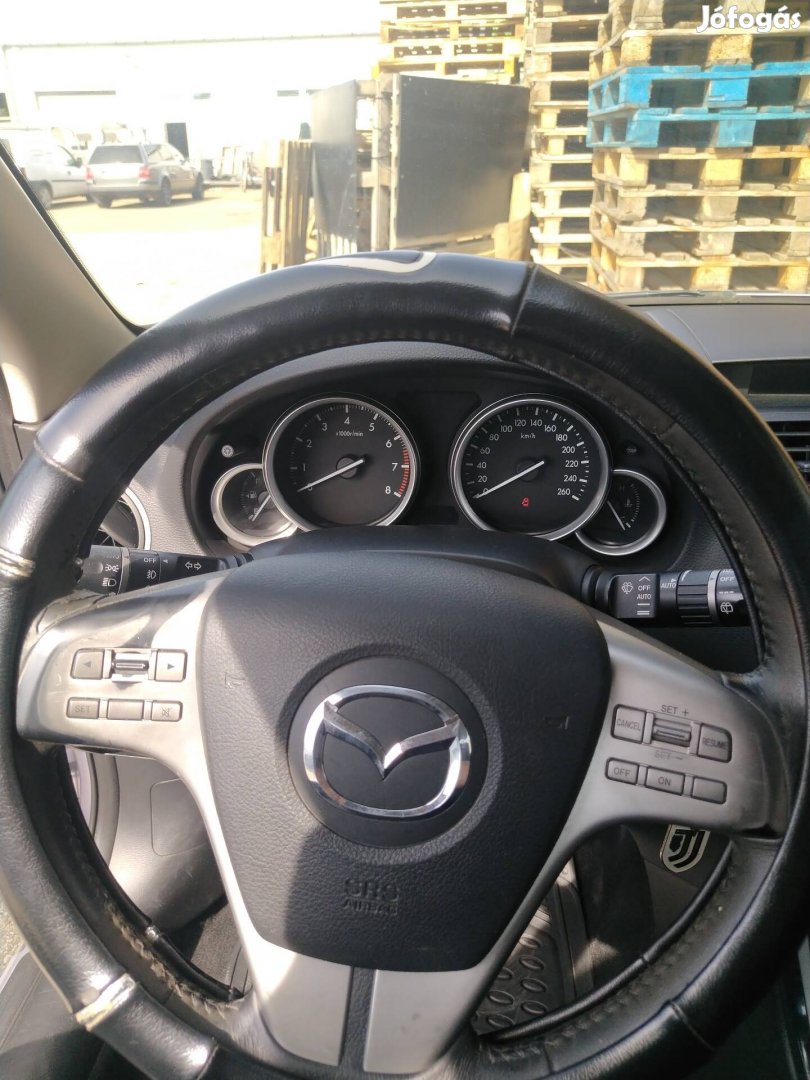 Mazda 6 sedan eladó 