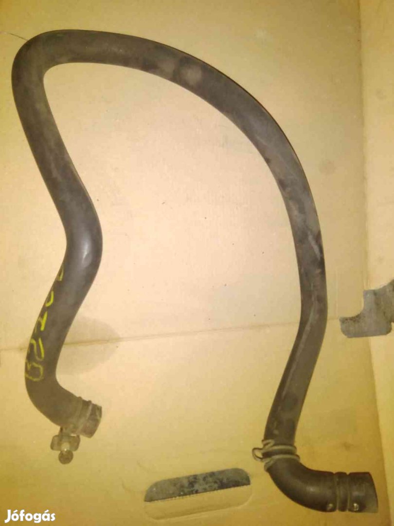 Mazda B2200 Vízcső