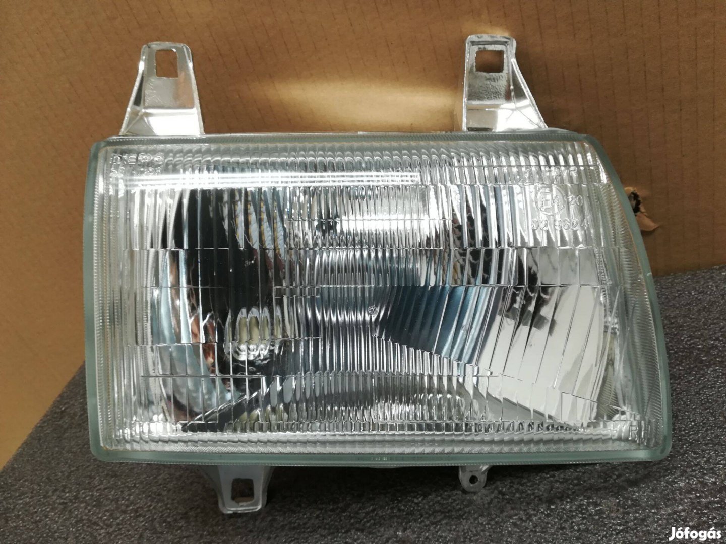 Mazda B2500 fényszóró jobb 1997 -> 2006 (H4)