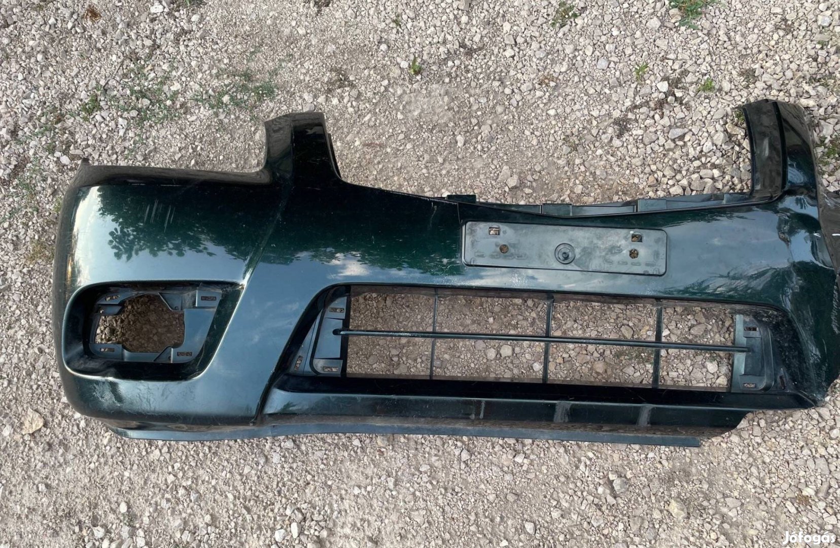 Mazda BT-50 első lökhárító sérülten eladó