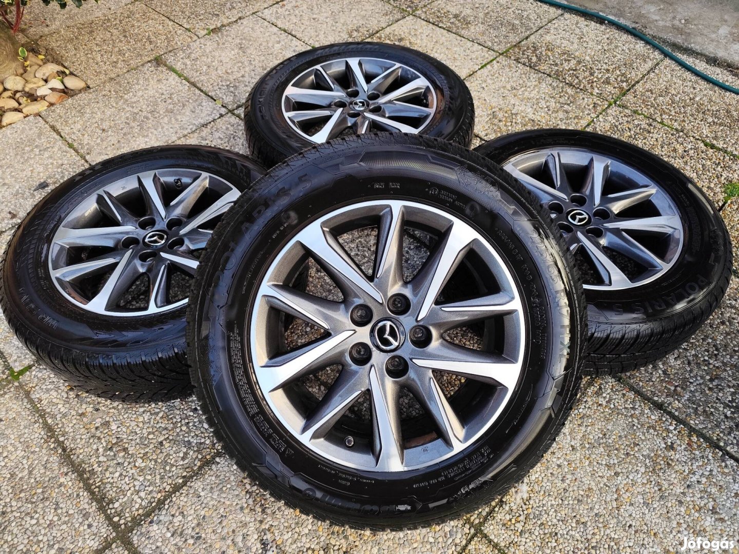 Mazda CX 17 gyári alufelni téligumival 