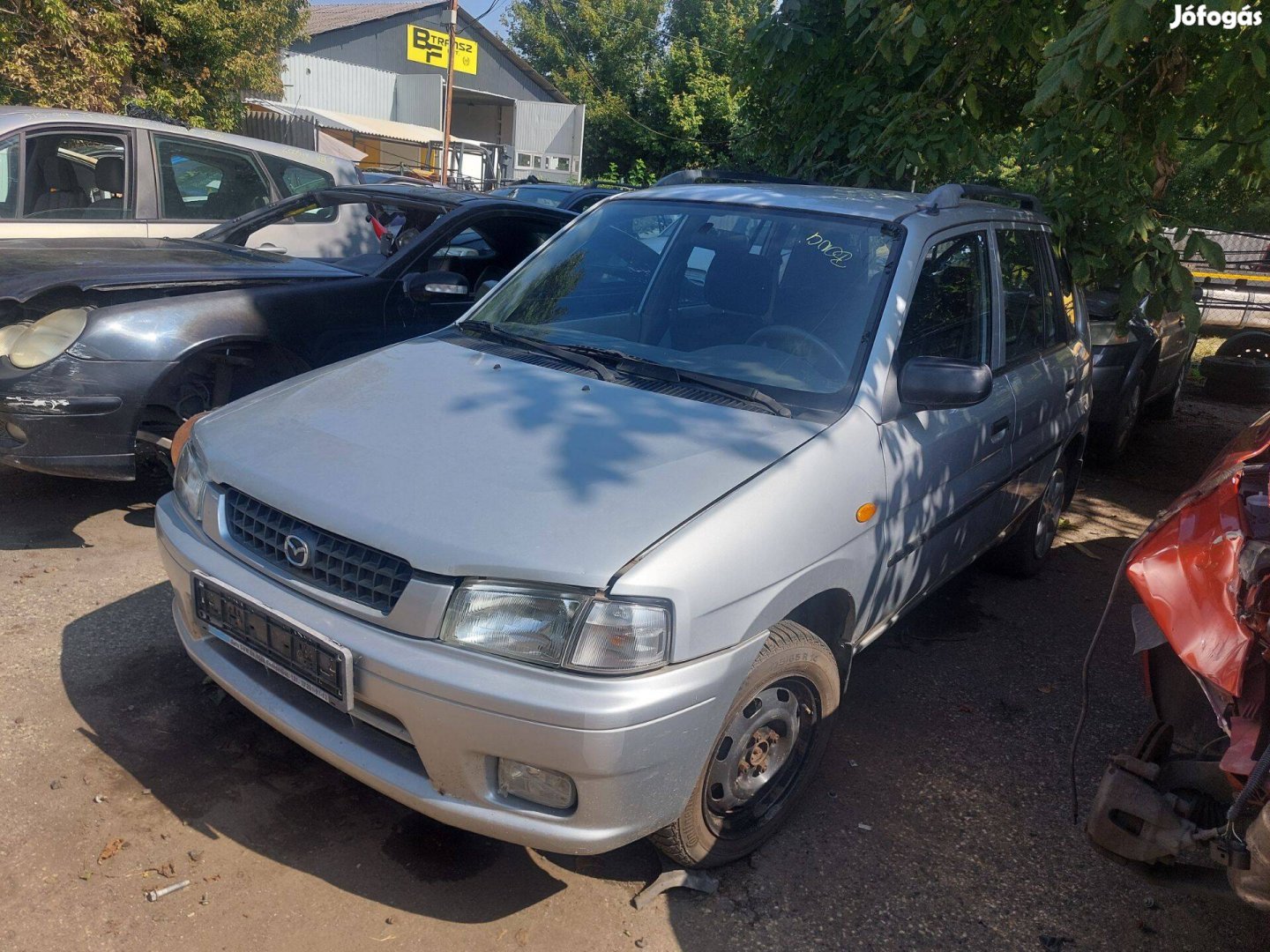 Mazda Demio karosszéria elemei szürke