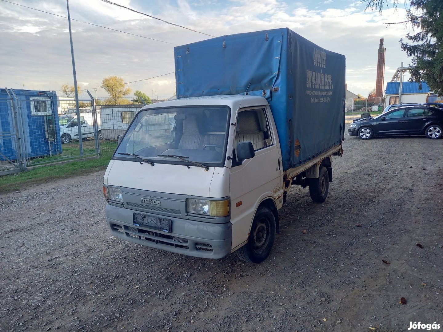 Mazda E2200 alkatrészeim eladók. 