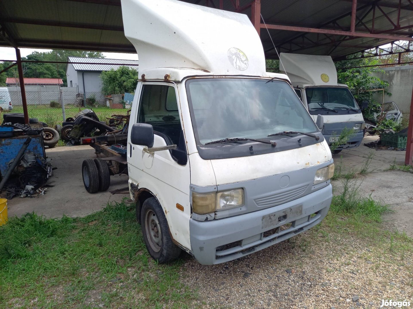 Mazda E2200 alkatrészeim eladók. 