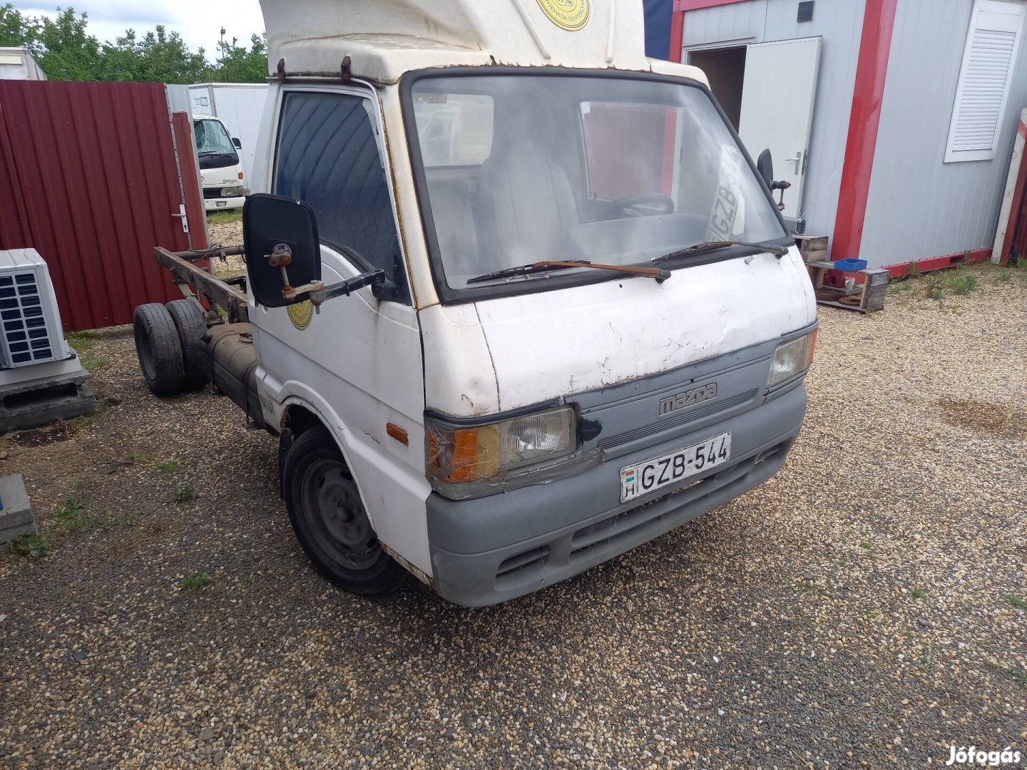 Mazda E2200 alkatrészeim eladók. 
