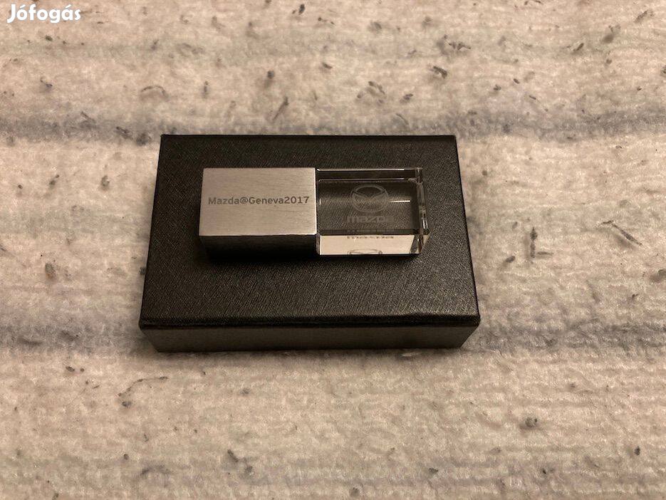 Mazda elegáns 2.0 USB pendrive 4 GB, dobozban