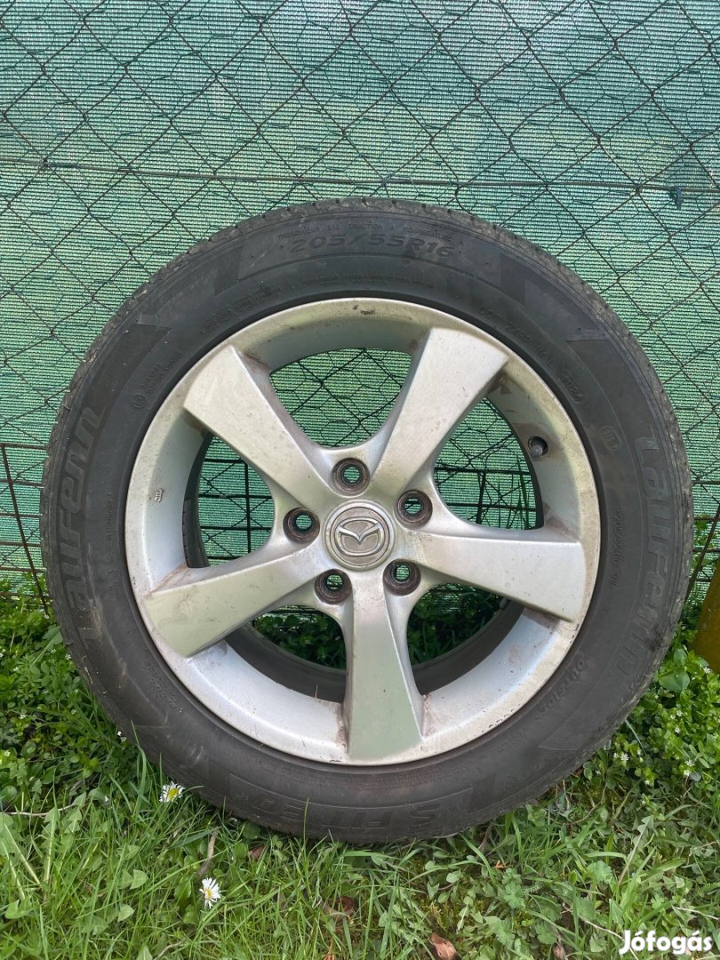 Mazda felni új gumival