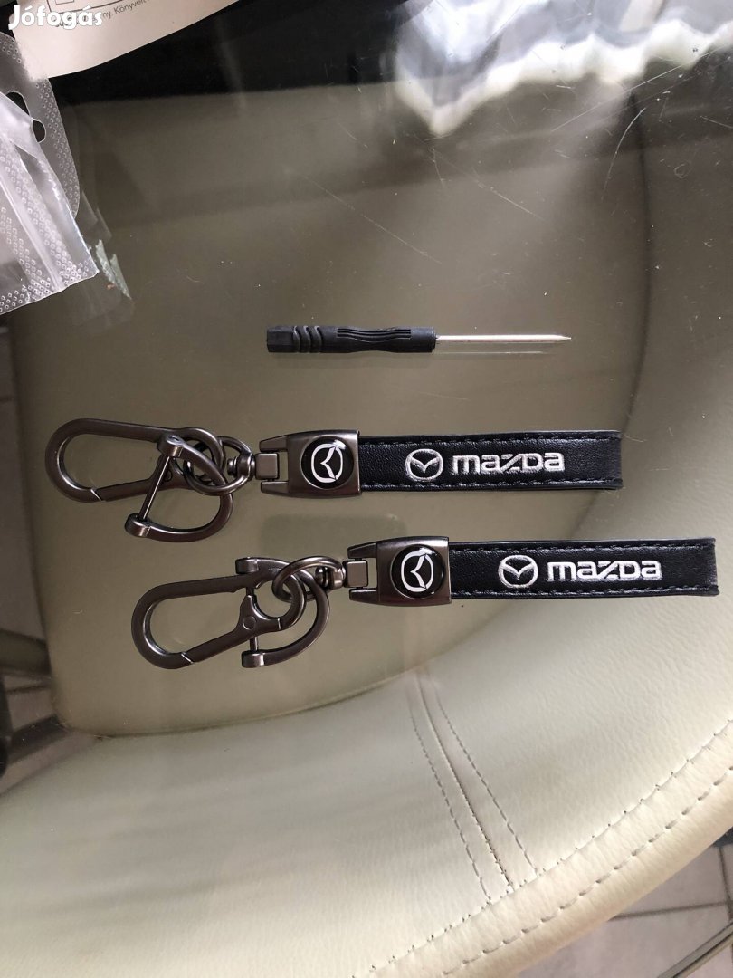 Mazda kulcstartó 