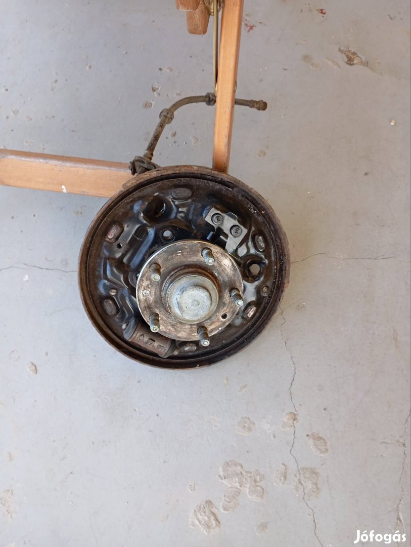 Mazda mpv hátsó agy eladó 