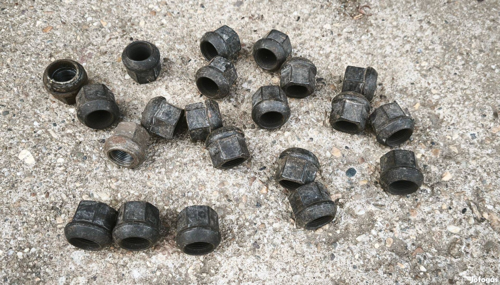 Mbp Pótkocsi kerékanyák