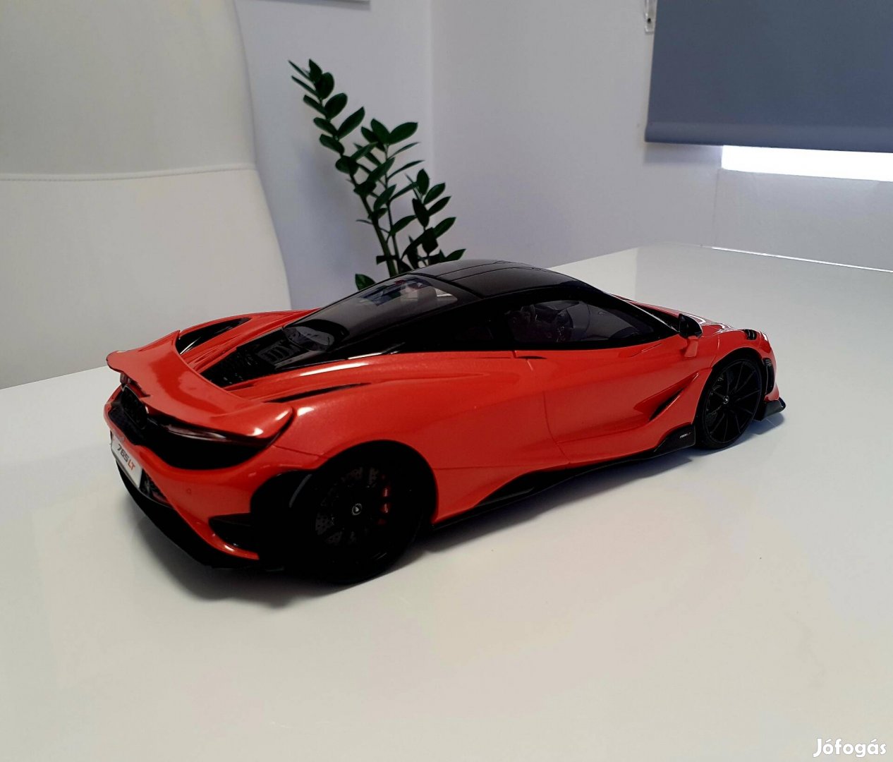 Mclaren 765lt 1:18