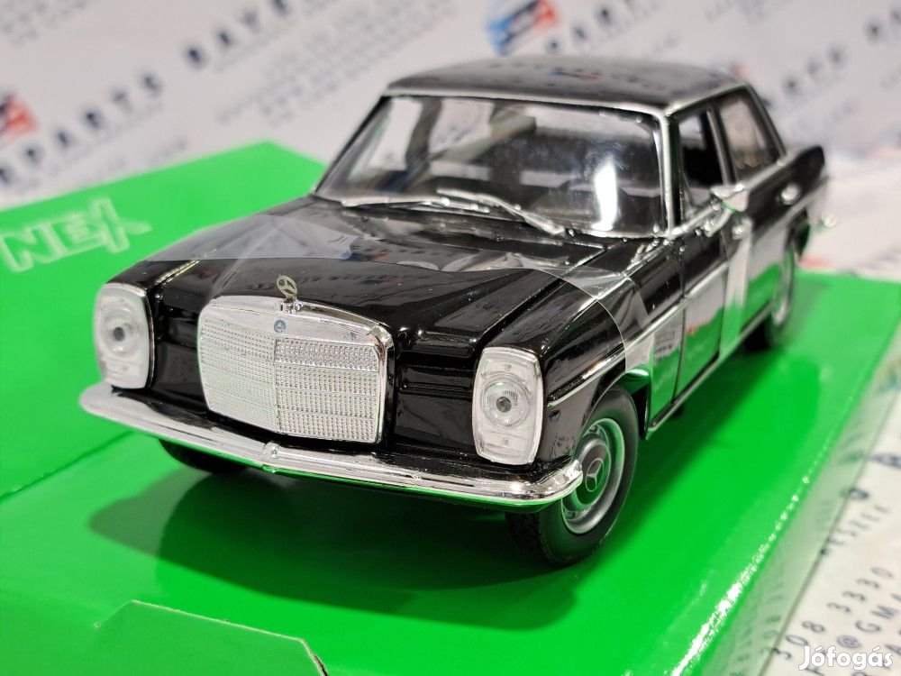 Mecedes Benz 220D W115 (1968) -  Welly - 1:24