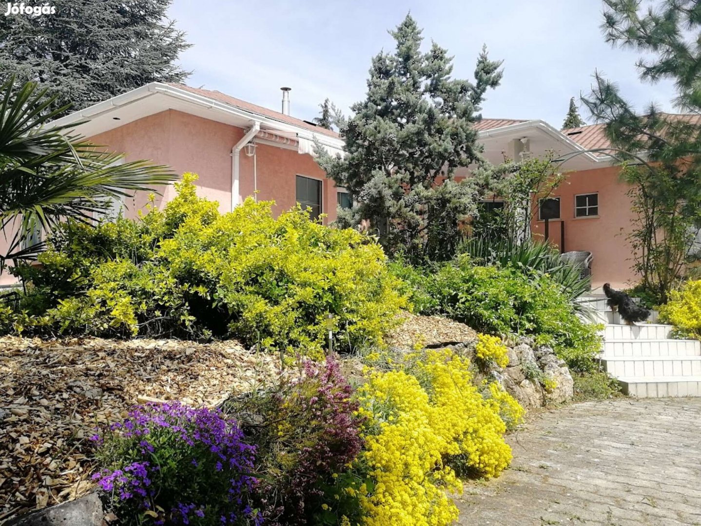 Medencés, azonnal költözhető ház eladó Vonyarvashegyen