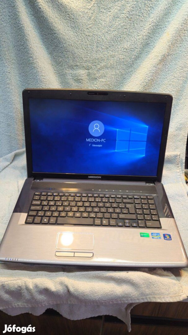 Medion Akoya E7220 i3,17.3"-os laptop,4gb ram. eladó