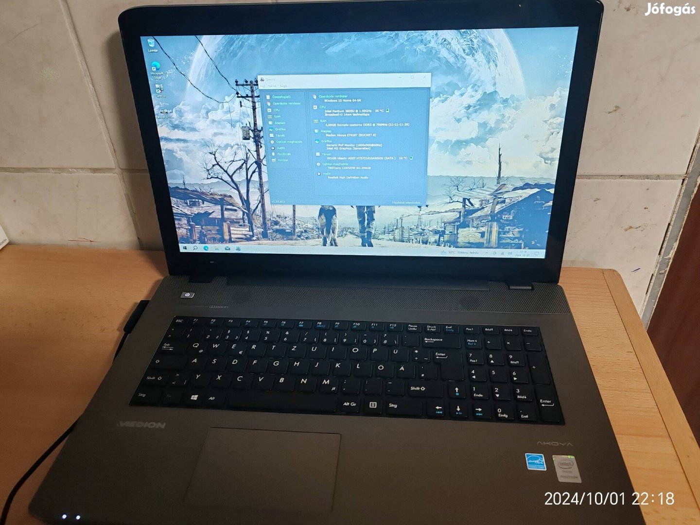 Medion Akoya E7416T érintőképernyős notebook 17,3"