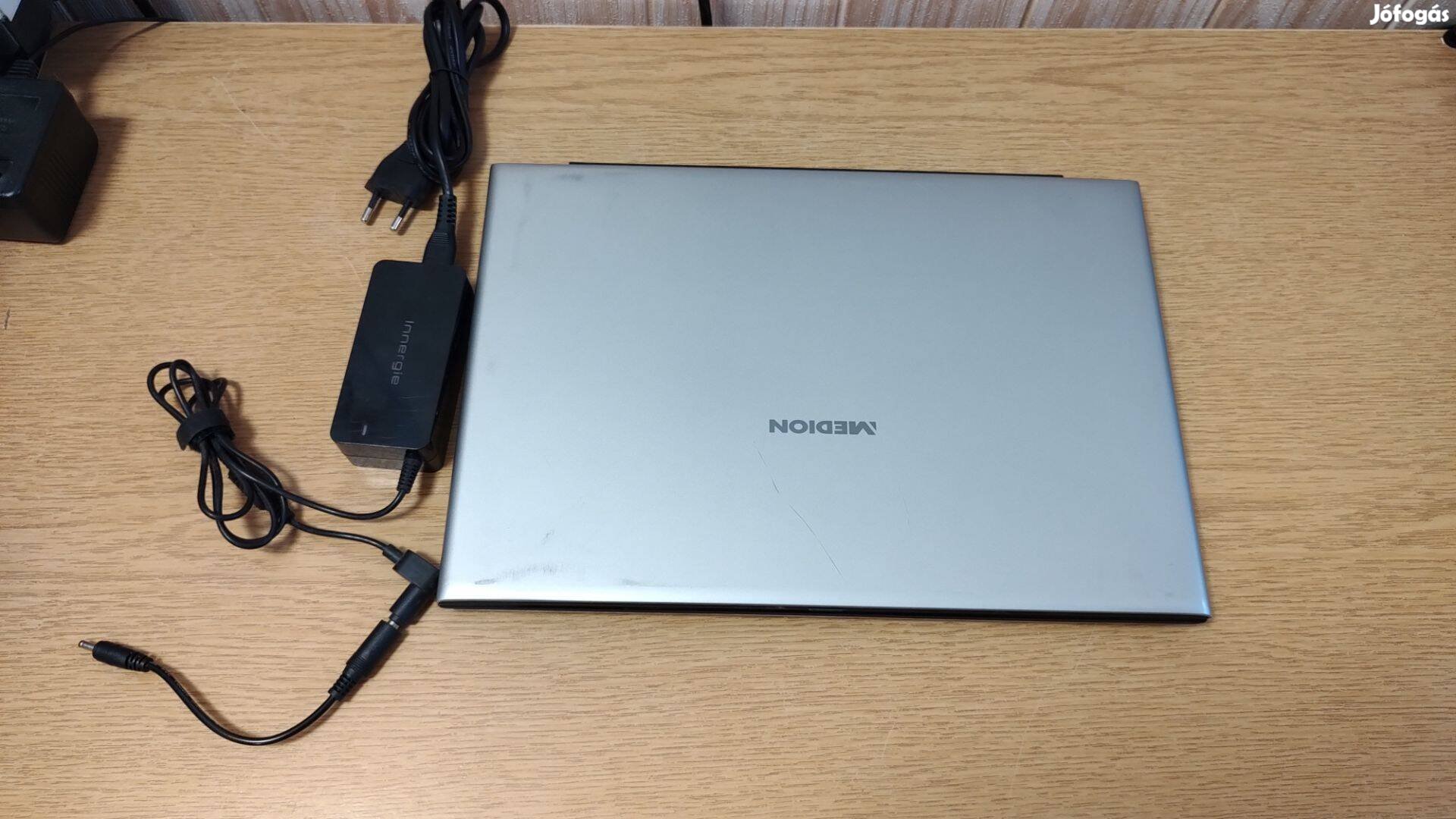 Medion Akoya S4220 Notebook, töltővel