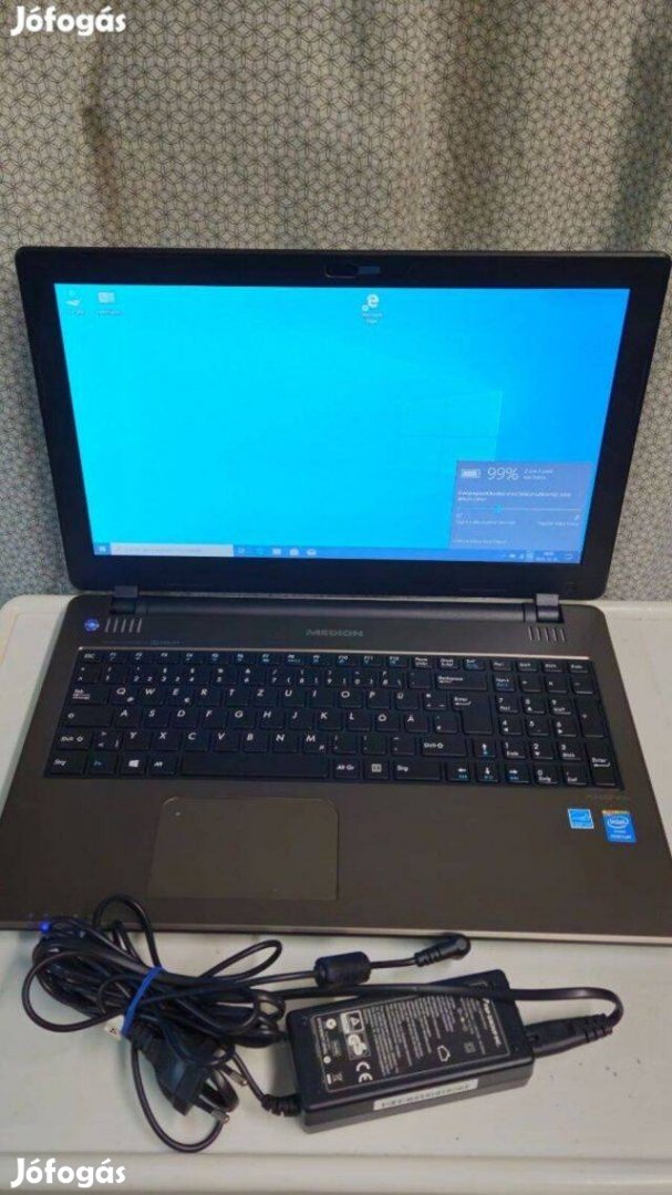 Medion Akoya e6240 filmezni tanulni netezni kiváló 24.500ft