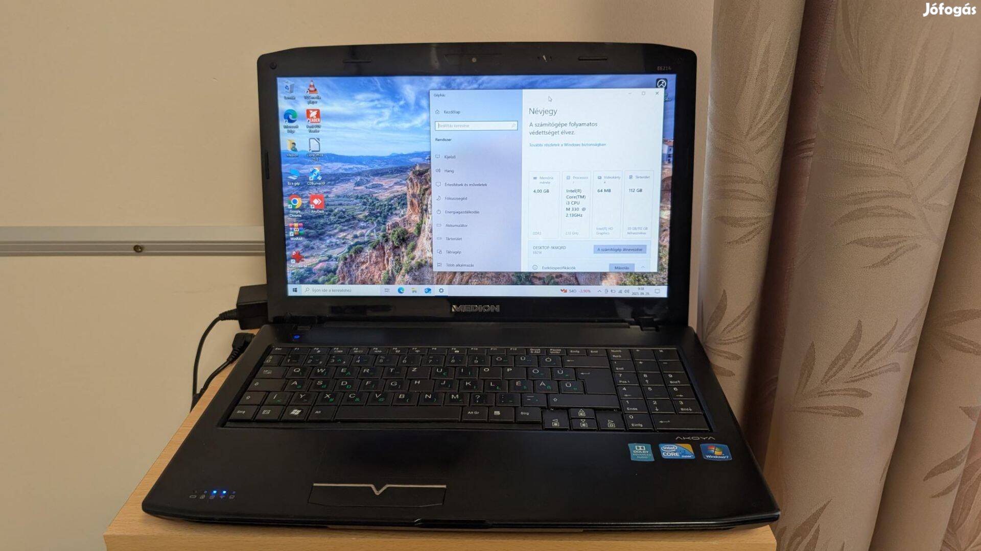 Medion E6214 laptop új 120GB-os SSD-vel! i3-330M CPU, 4GB