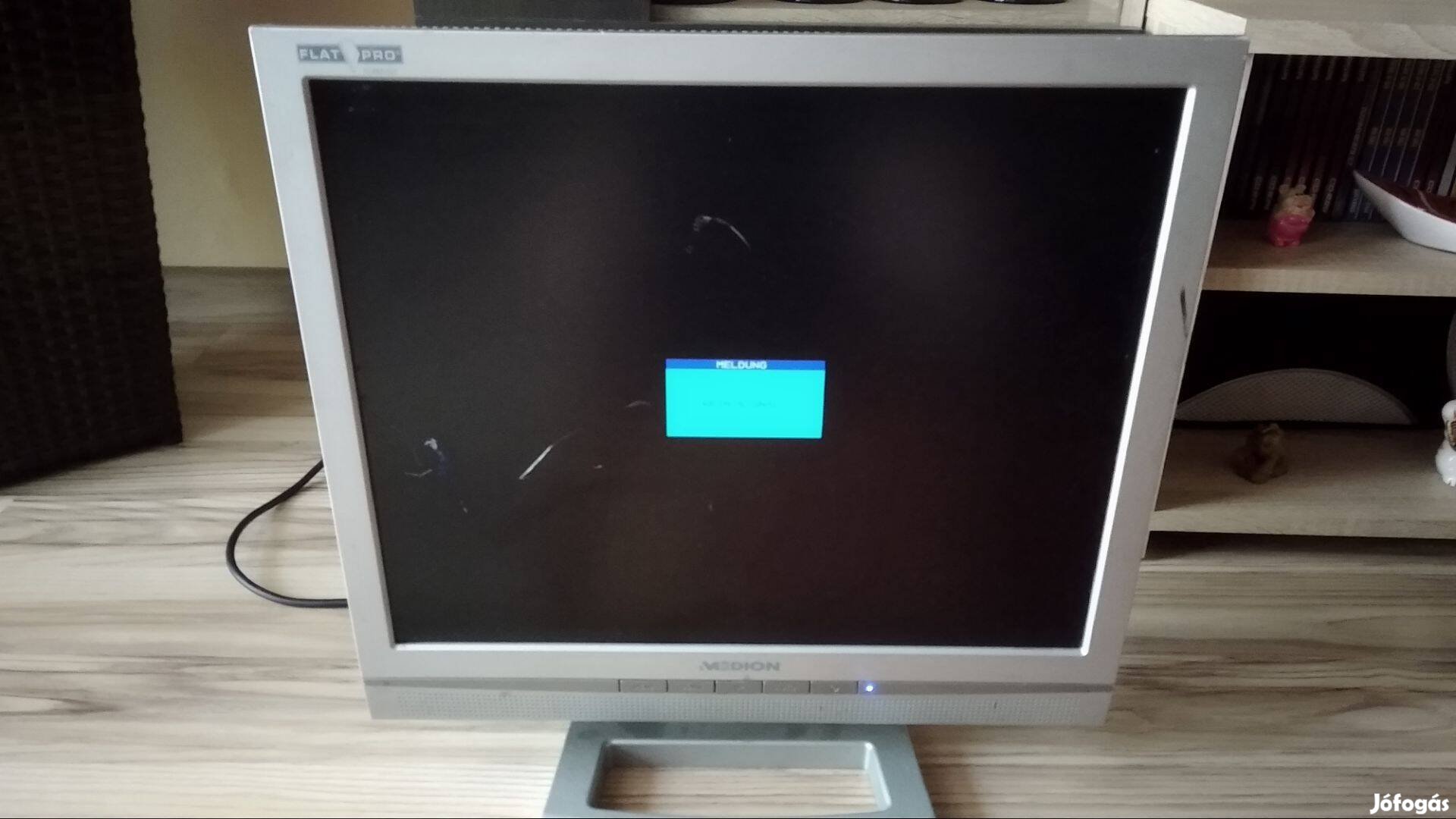 Medion MD 32117 PQ LCD monitor 17 collos szállítással együtt