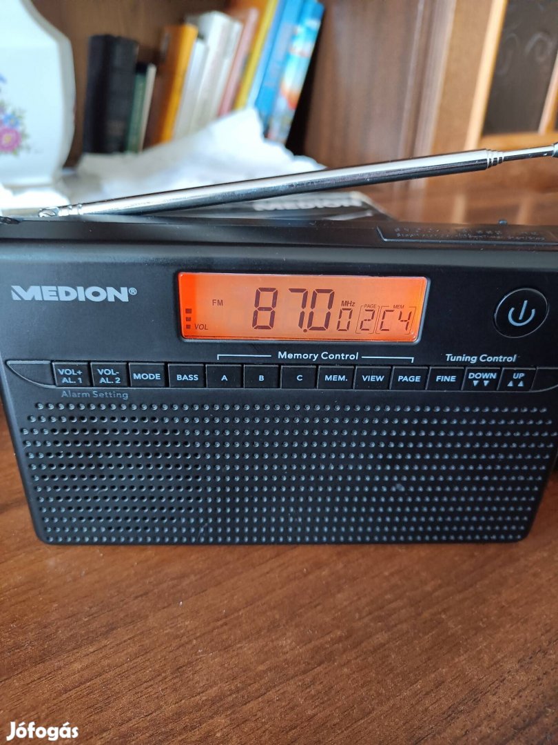 Medion világvevö rádió a képen látható.