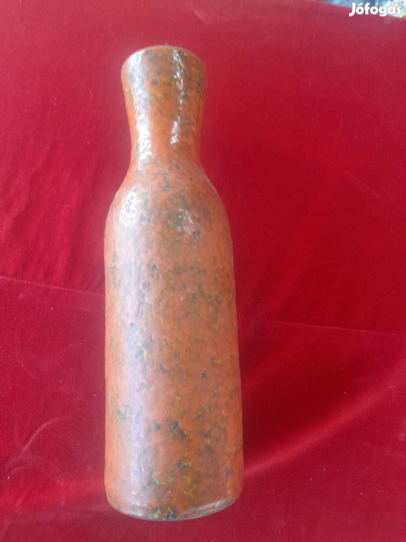 Még egy retrováza eladó