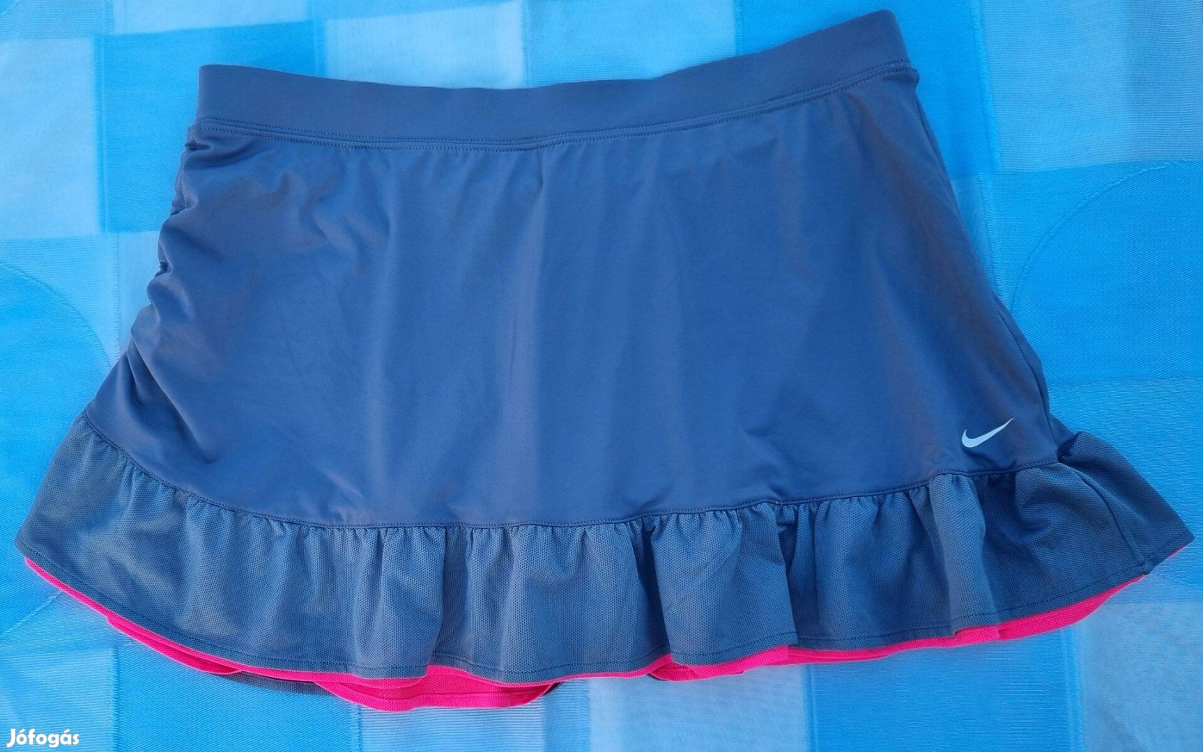 Még egy szép Nike tenisz padel vagy pickleball, hockey stb